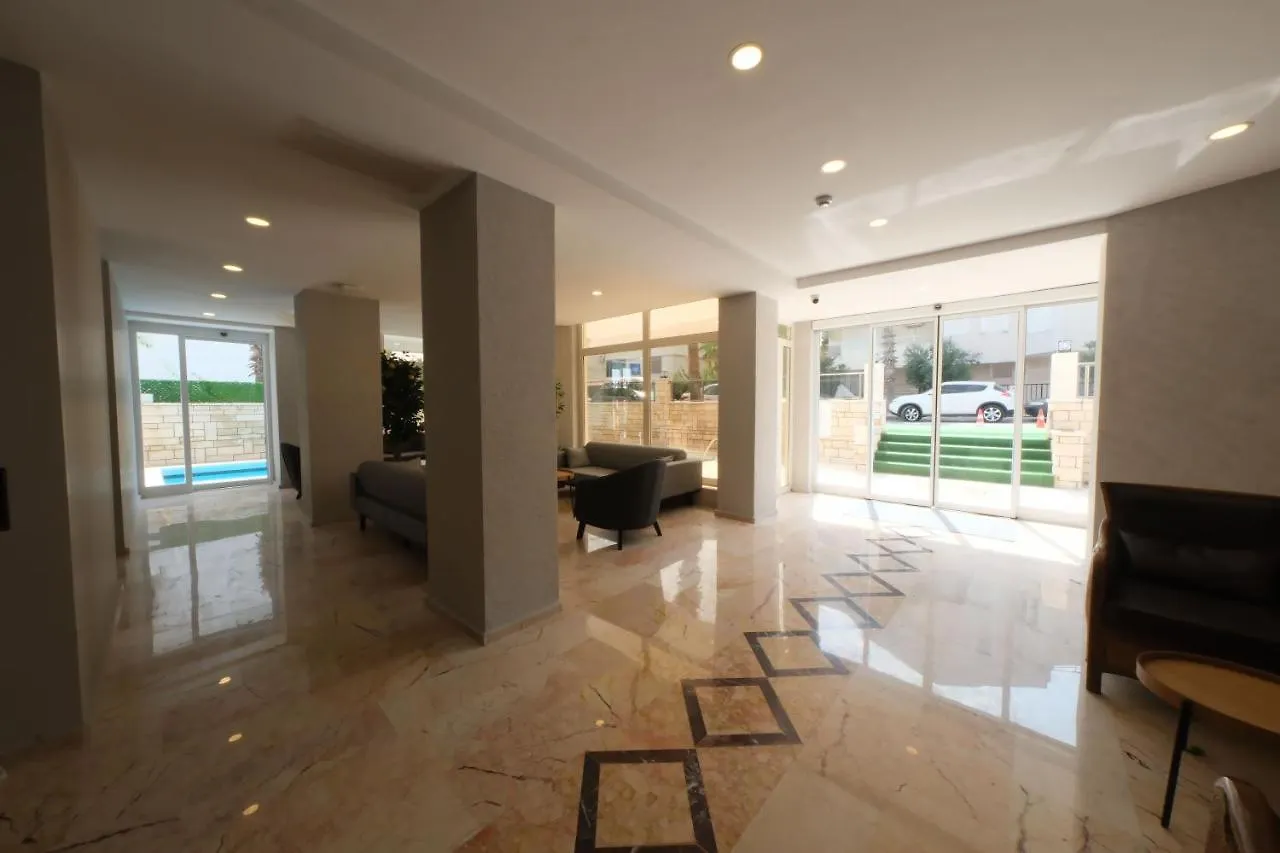 Premier Inn City אנטליה מלון