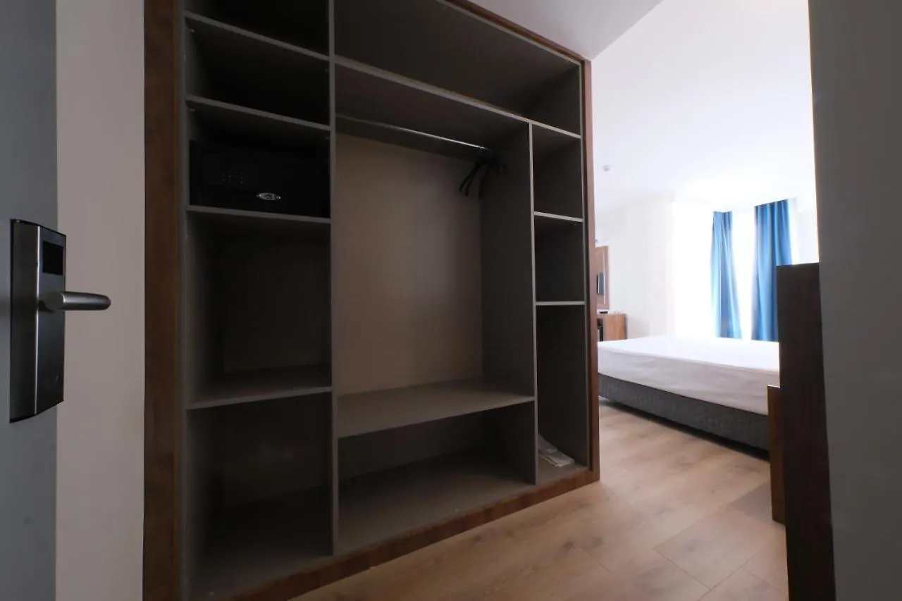 מלון Premier Inn City אנטליה